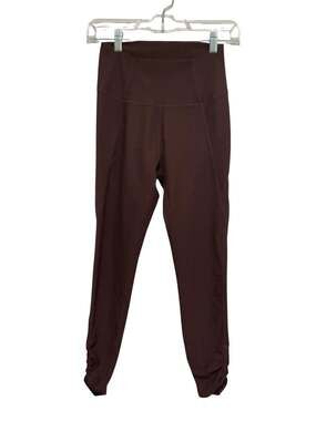 Wilo The Label High-Waisted Ribbed Ruched Ankle Leggings in Chocolate Brown